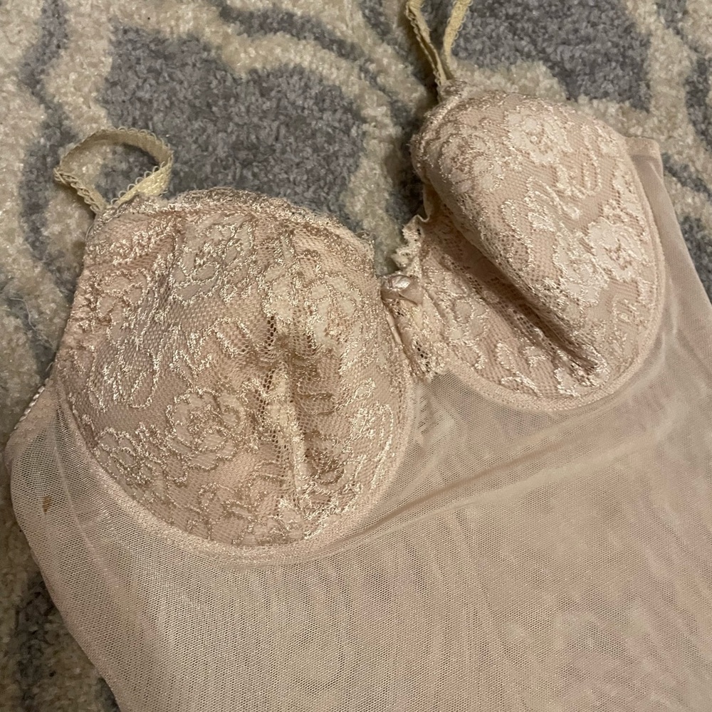 Ladies Lingerie - Picture 3 of 9